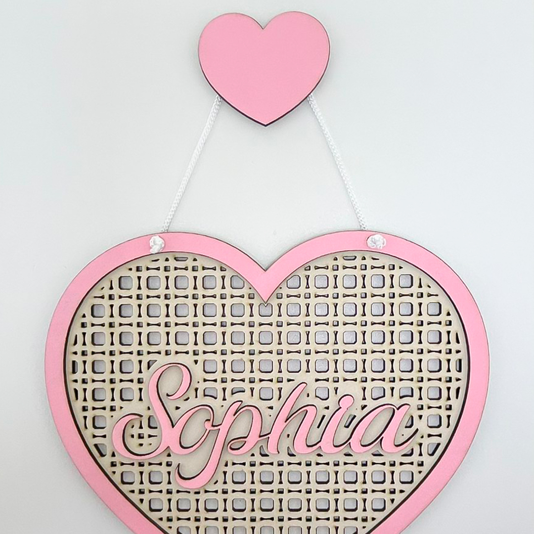 Porta Maternidade Palha Indiana MDF 20cm coração rosa