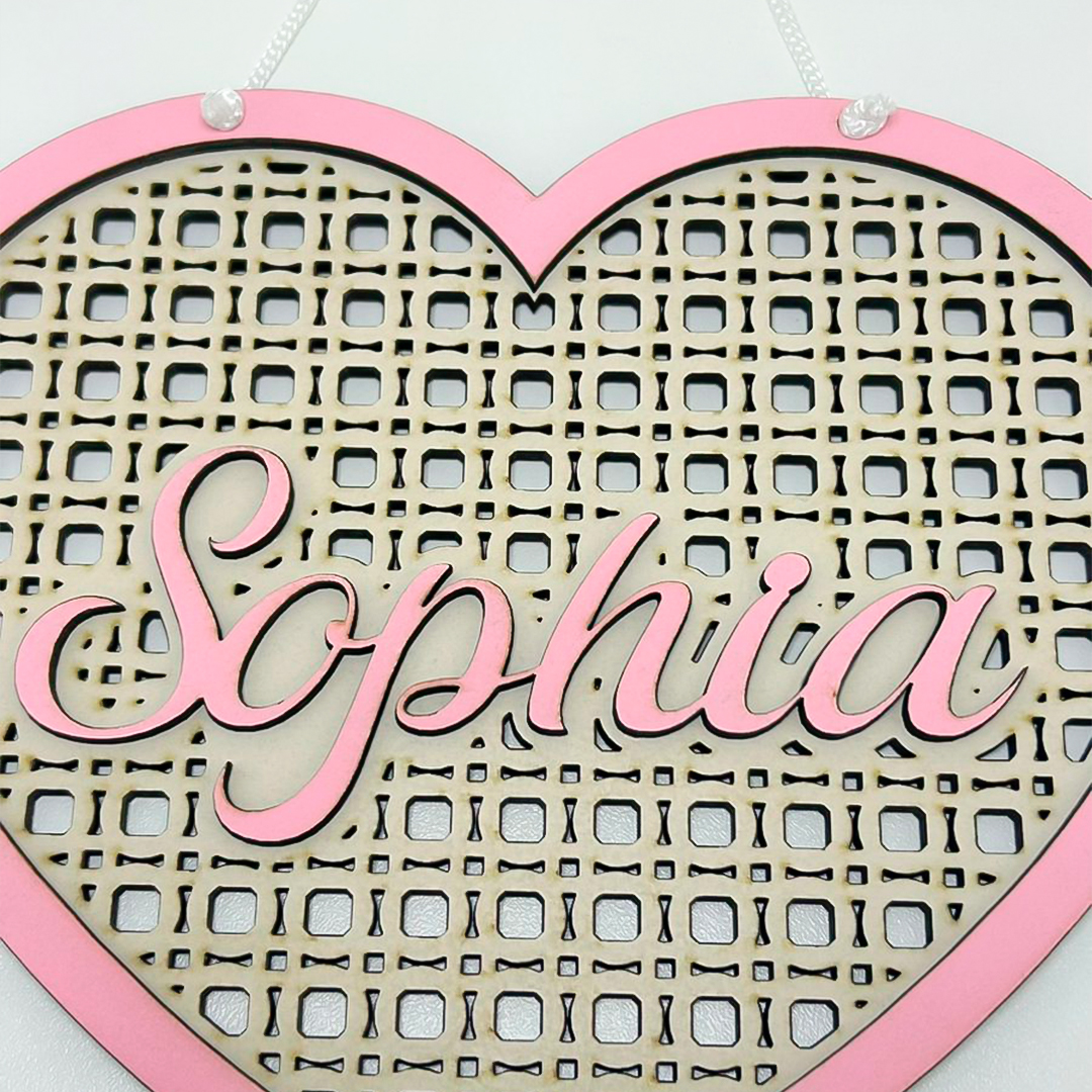 Porta Maternidade Palha Indiana MDF 20cm coração rosa - Imagem 3